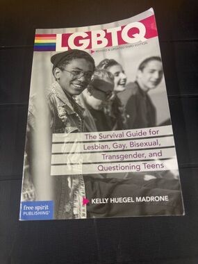 LGBTQ: The Survival Guide for Lesbian, Gay, B- 9781631983023, Madrone, paperback